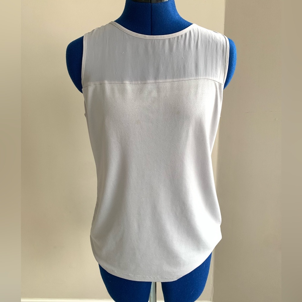 Light grey shell top